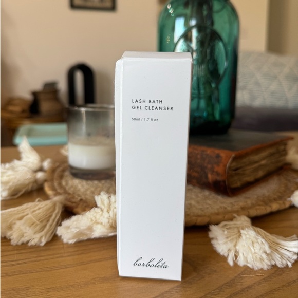 Borboleta Lash Bath Gel Cleanser - Gentle Deep Clean (Full Size) - Picture 2 of 4